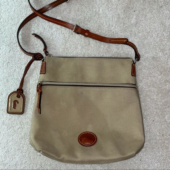 Dooney & Bourke nylon bag w/leather longstrap - Picture 1 of 11